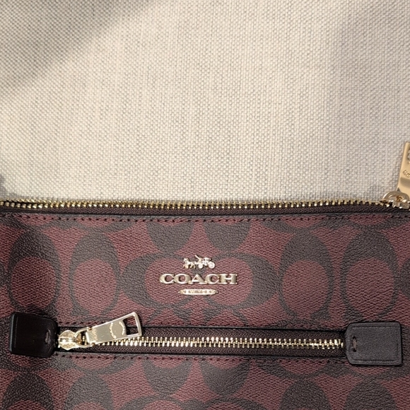 Coach Brown Crossbody Bag with Signature Style - Picture 2 of 7